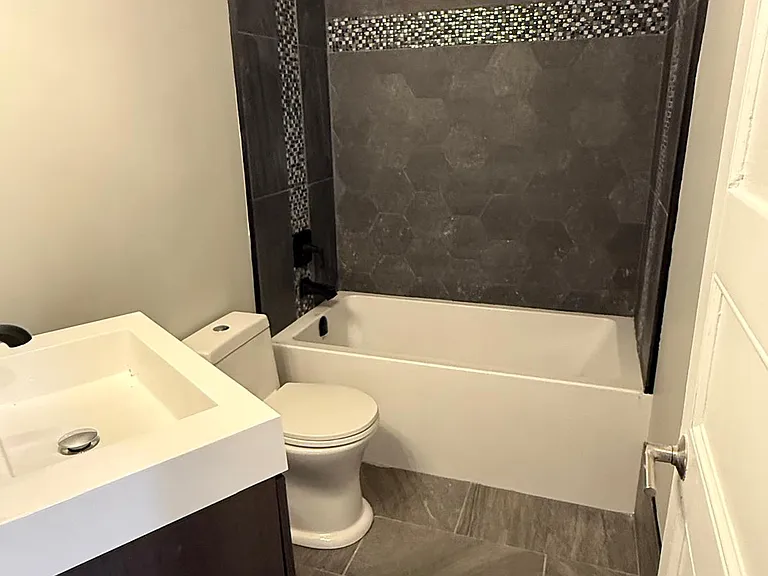 203 Elmwood Ave E #MAIN — Photo 12