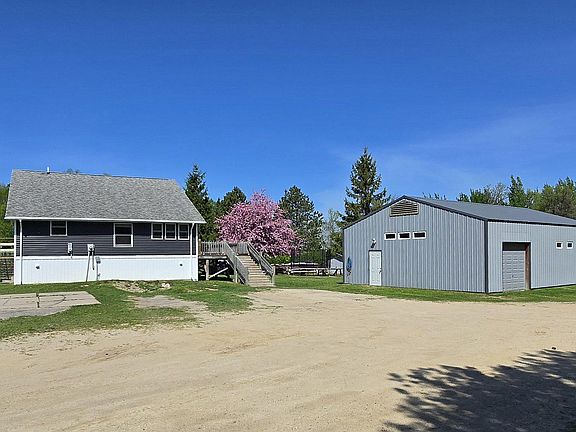 2nd image of 326 2nd Ave E