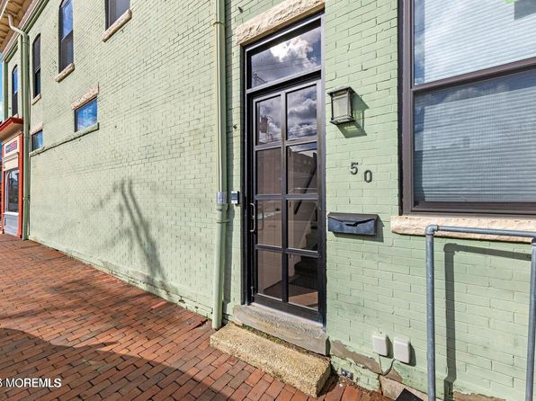 160 Monmouth St Floor 2