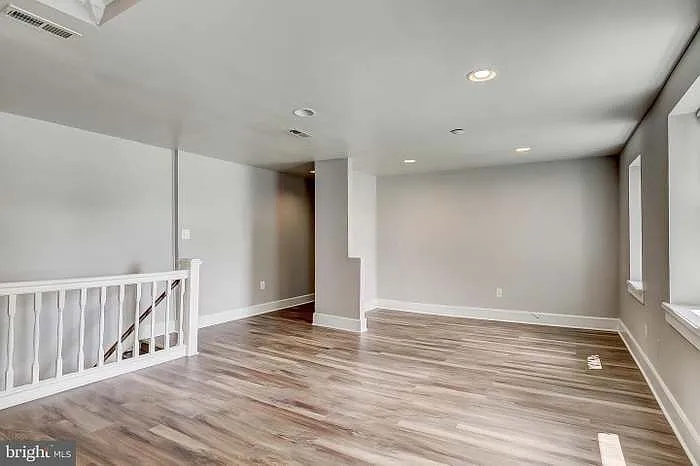 681 Washington Blvd #B — Photo 3
