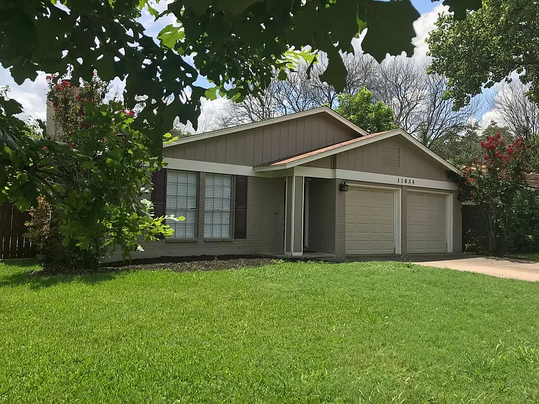 11638 Parkfield Dr — Photo 1