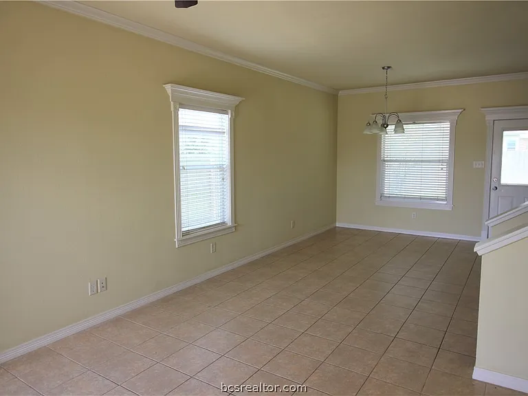 2821 Horseback Dr — Photo 3