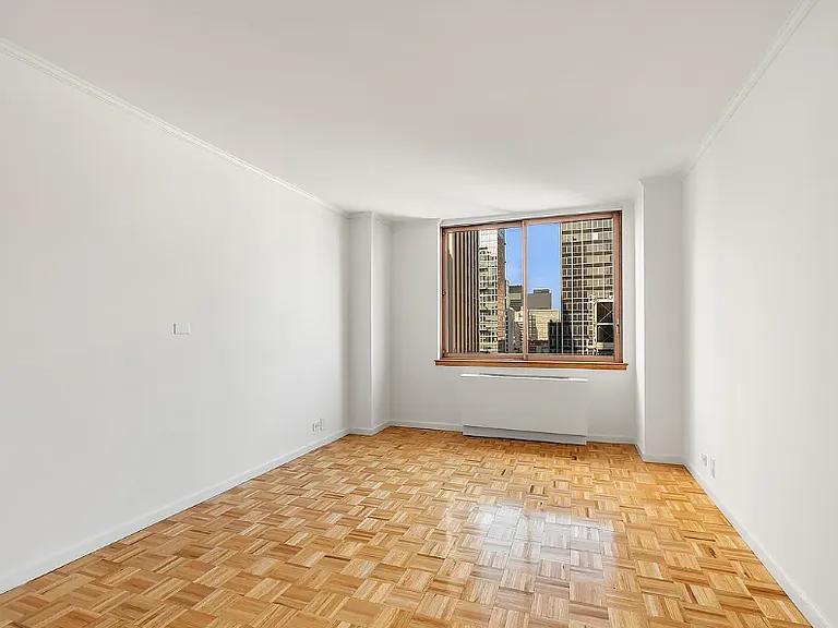 235 E 40th St #28G — Photo 7