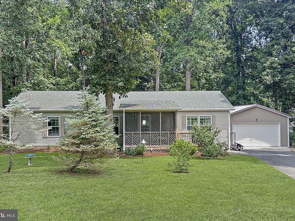 1st image of 22697 Magnolia Dr N