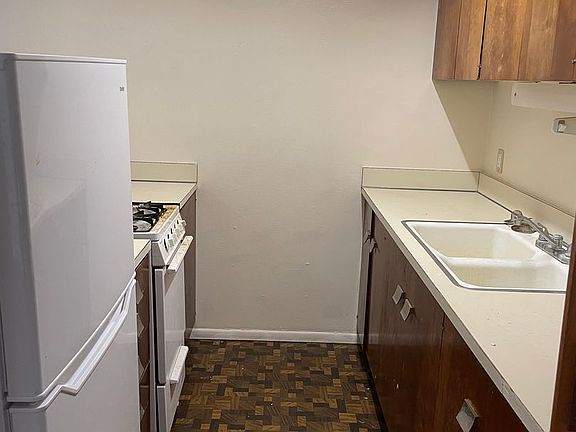4th image of 1210 N Main St #1B-1BA-577SQFT