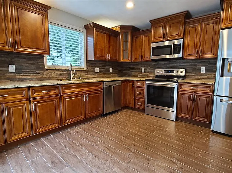 1718 Cardinal Dr — Photo 7