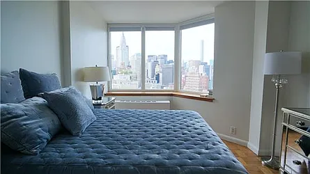 Rented by R New York