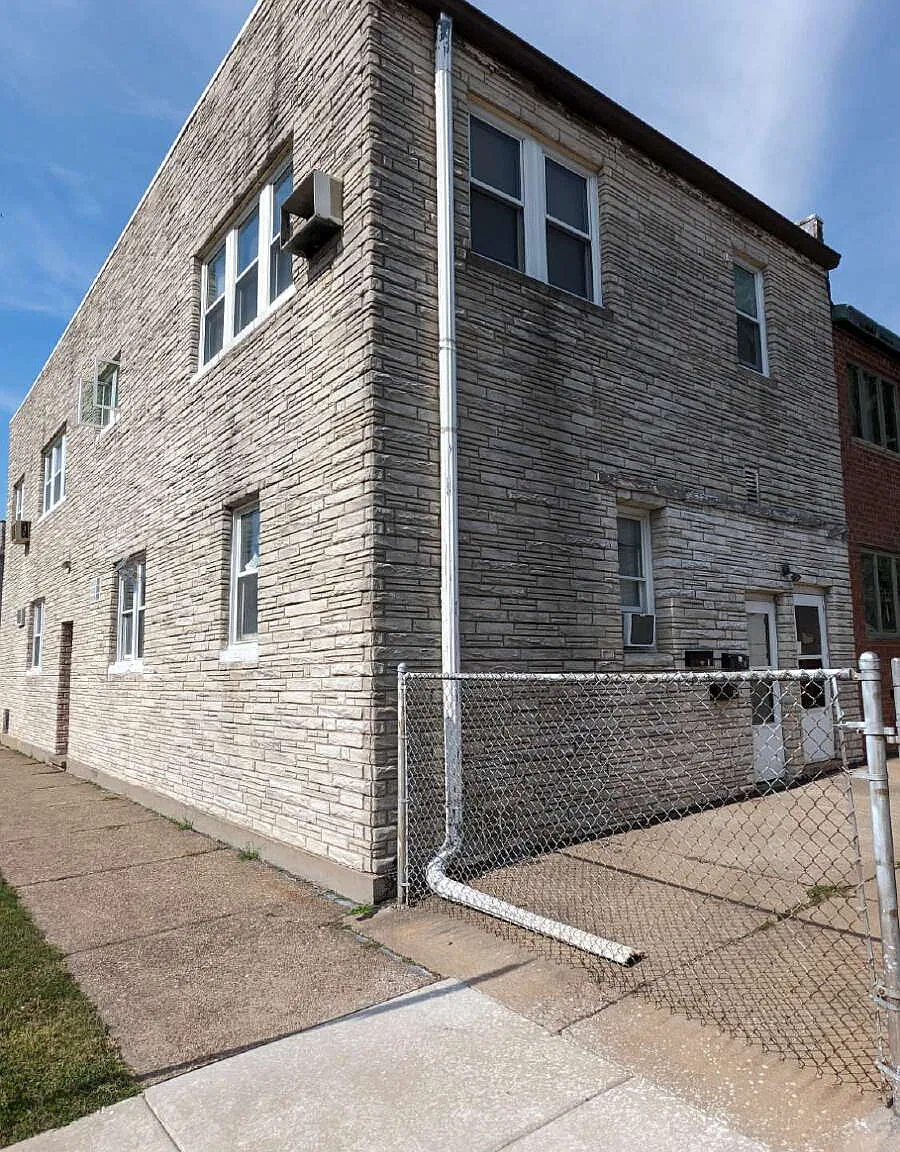 2 bed, 1.0 bath, 650 sqft, $800 — Photo 3