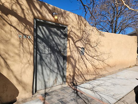 2nd image of 121 Laguna Blvd NW
