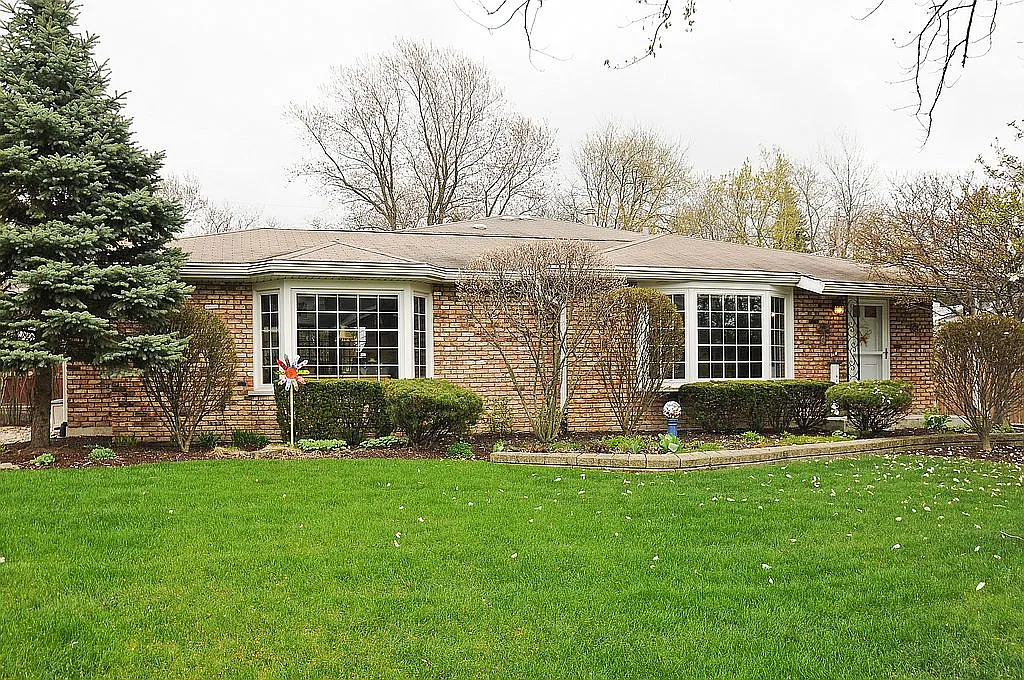 18149 Rockwell Ave photo 1