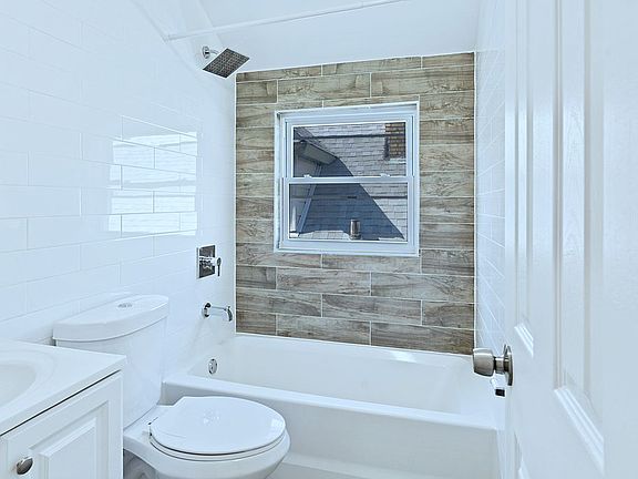5th image of 336 Swinton Ave #2FAM