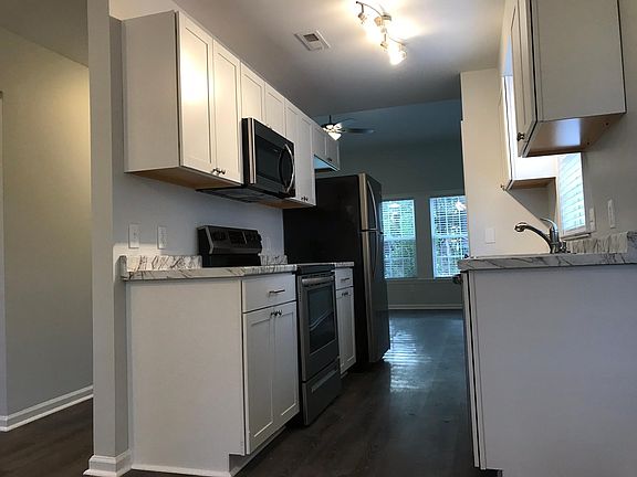 4th image of 129 Charter Dr