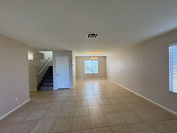 5th image of 2514 Hidden Creek St