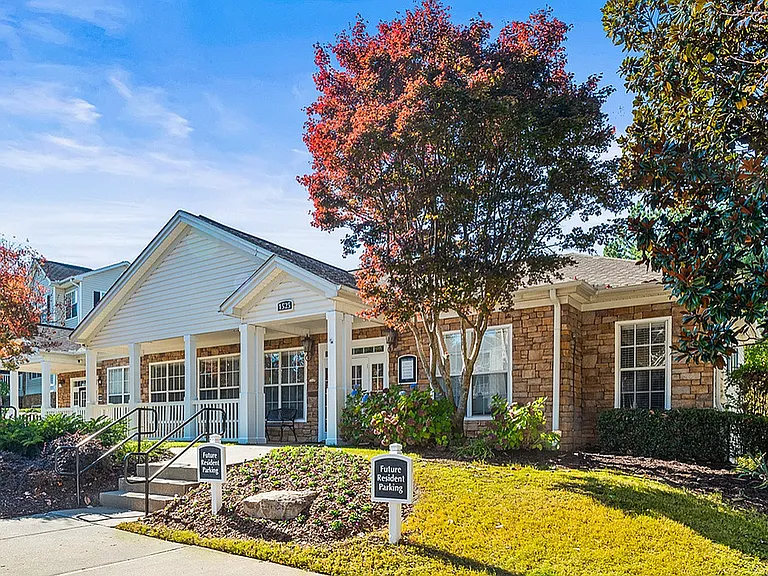 Leasing Office at Summer Park Apartments