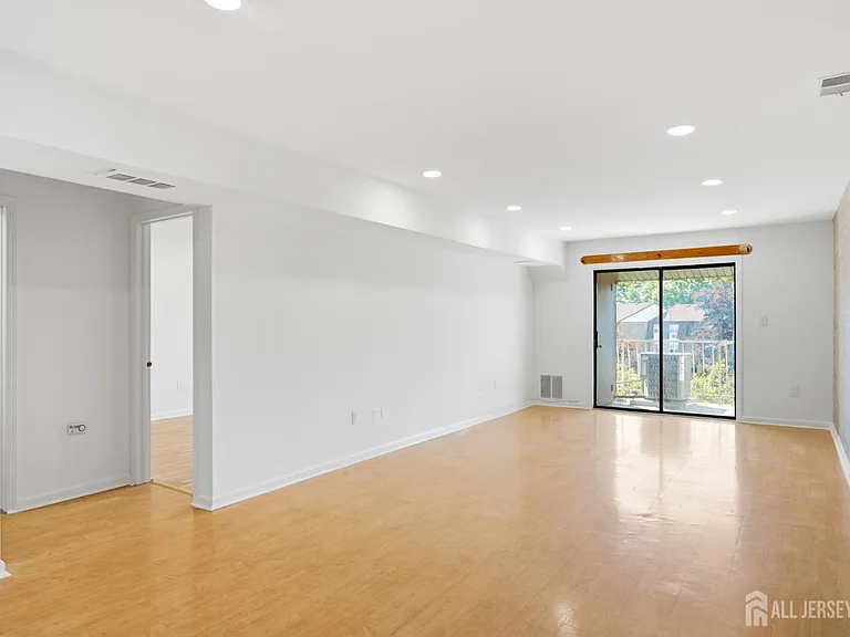 1719 Raspberry Ct — Photo 11