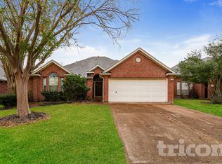 814 Robins Way, Stafford, TX 77477