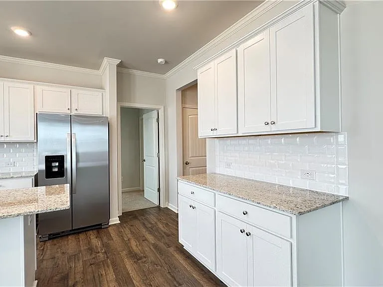 56 Thompson Ridge Ln — Photo 8