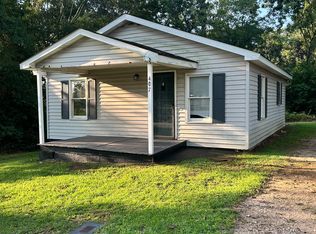 407 N Buncombe Rd, Greer, SC 29651