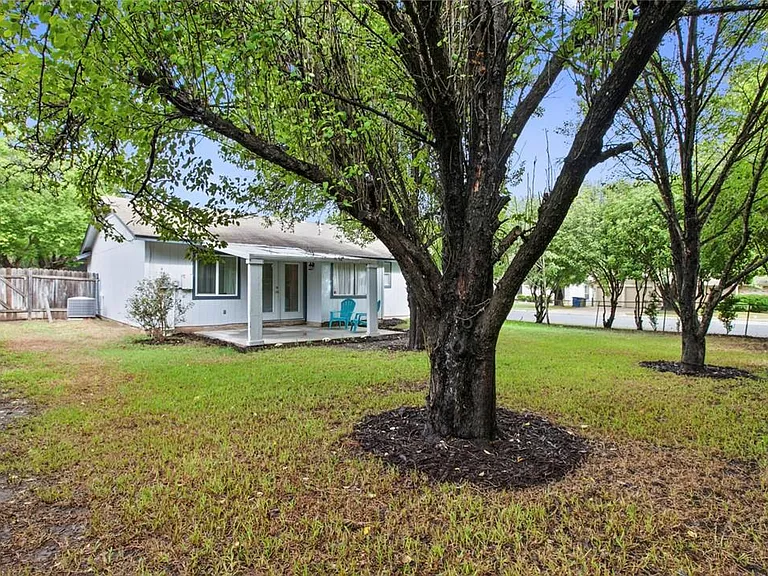 6101 Harwin Ln — Photo 15
