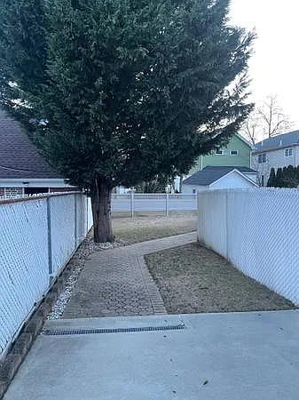 46 Adams Ave #3 — Photo 9