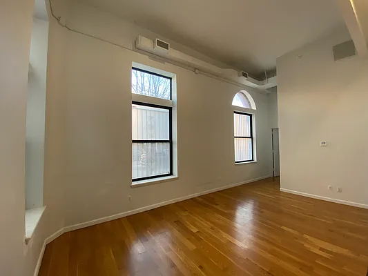 Rented by MySpaceNYC | media 5