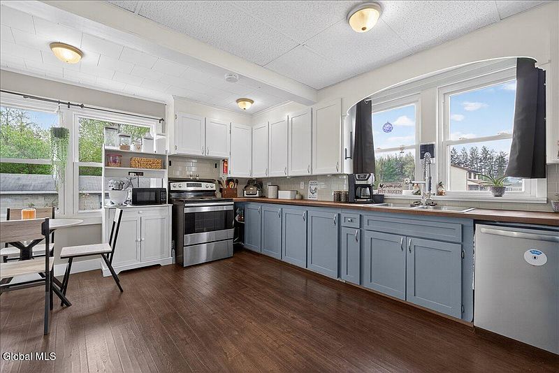 2nd image of 3520 Guilderland Avenue