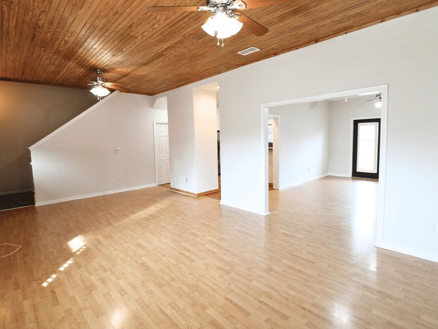 3 bed, 2.5 bath, 1468 sqft, $1,950 — Photo 4