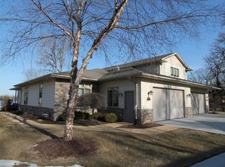 259 Robins Run, Burlington, WI 53105