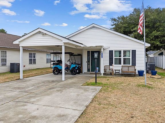 2nd image of 134 Coachman Ln.