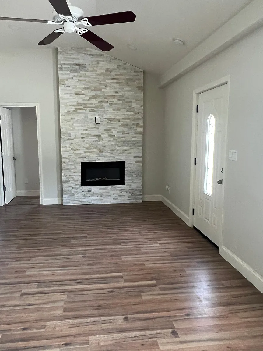 1400 Stonewall Way photo 1