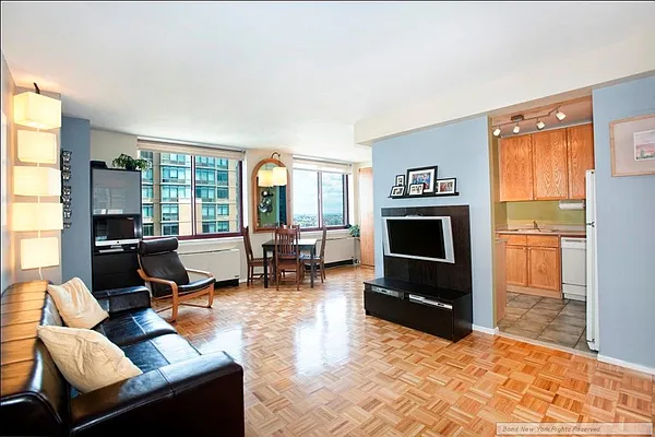 Sold by Bond New York | media 8