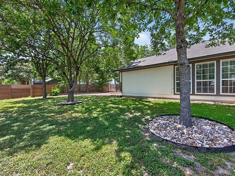 801 Kavanagh Dr — Photo 26