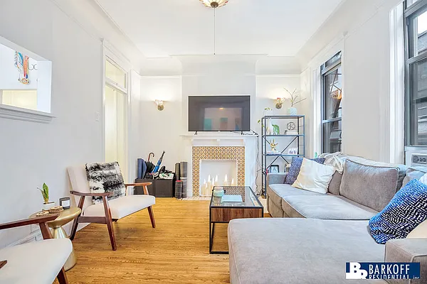 Rented by Barkoff Residential  | media 4