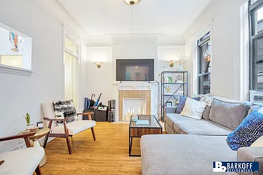 Rented by Barkoff Residential 