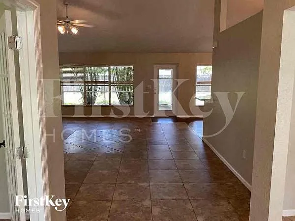 3102 Lucaya Ave — Photo 2