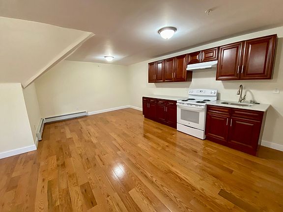 5th image of 293-301 Farmington Ave #301-201