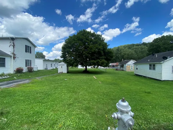 131 Clinchview St, North Tazewell, VA 24630