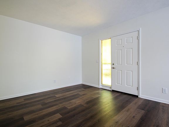 3rd image of 1435 Smith St APT 1