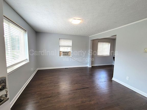 3rd image of 1808 Crest Hill Ave #2