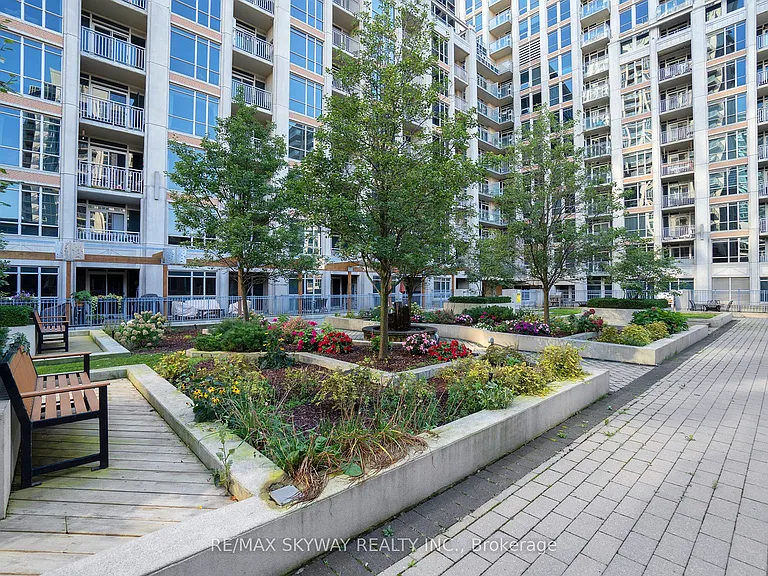628 Fleet St #LPH03 — Photo 38