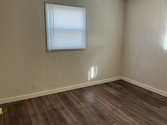 4th image of 2820 W Carmen Ave