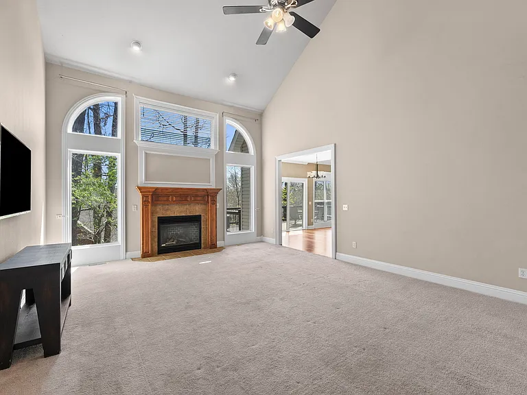 3902 NE Cadbury Ave — Photo 2