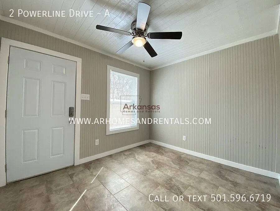 $500 Deposit! Move-In Special! ~ 2 Powerline Dr - Unit A | 2 Bedrooms | 1 Bathroom — Photo 3