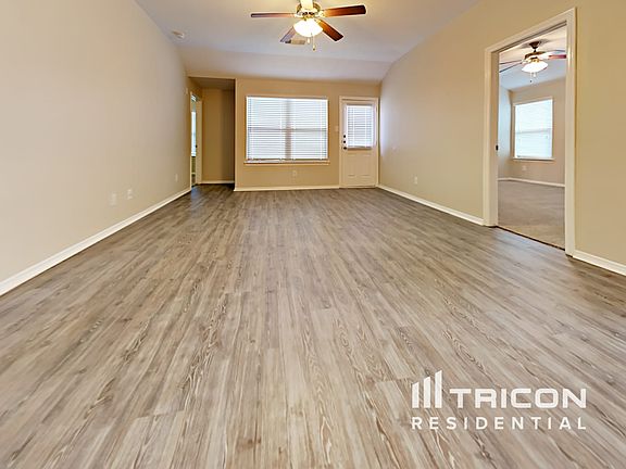 4th image of 7922 Emerald Oak Dr