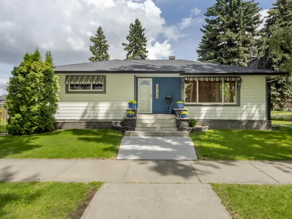 9503 77th St NW, Edmonton, AB T6C 2M8