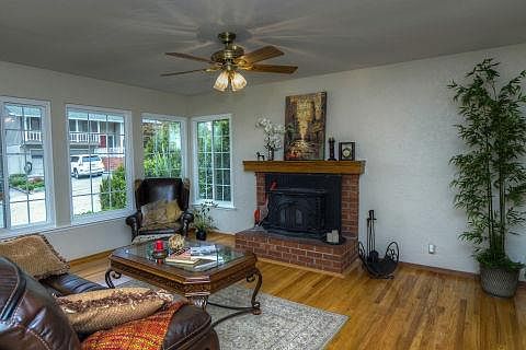 5th image of 1018 Yosemite Dr
