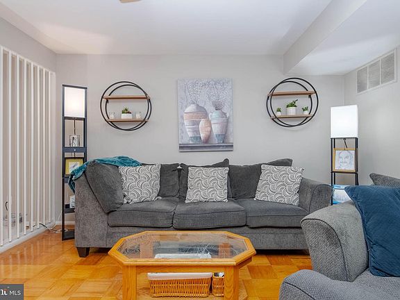 5th image of 211 Crocker Dr APT B