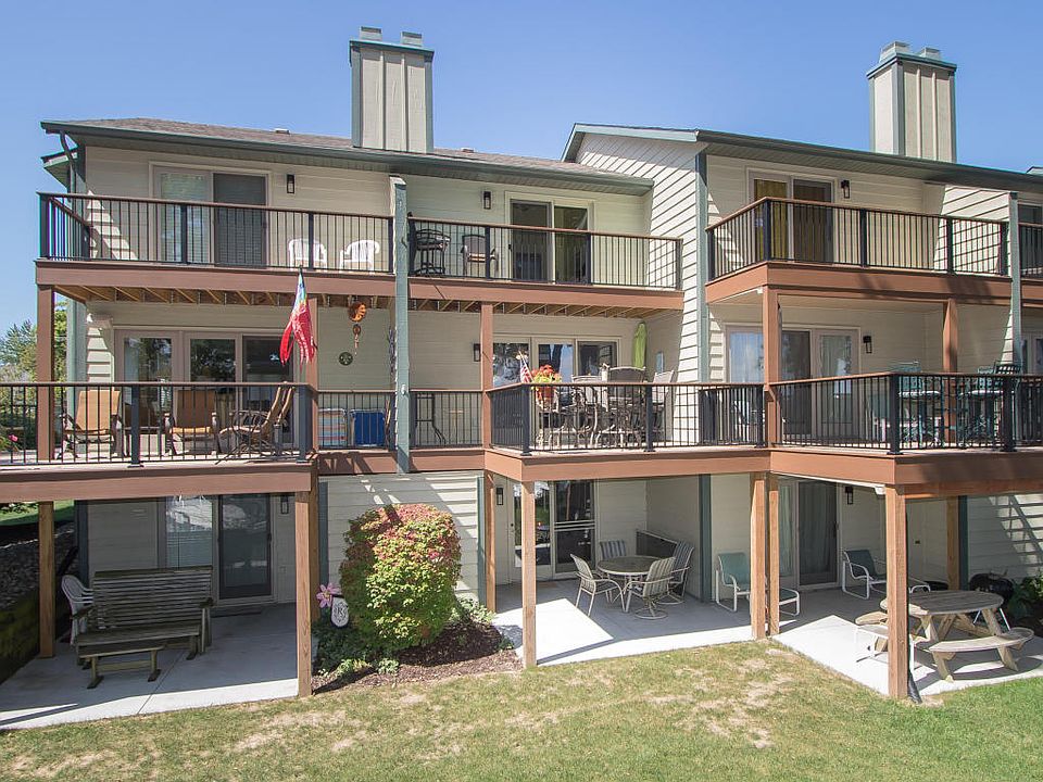 1st image of 50 N Shore Dr APT 9