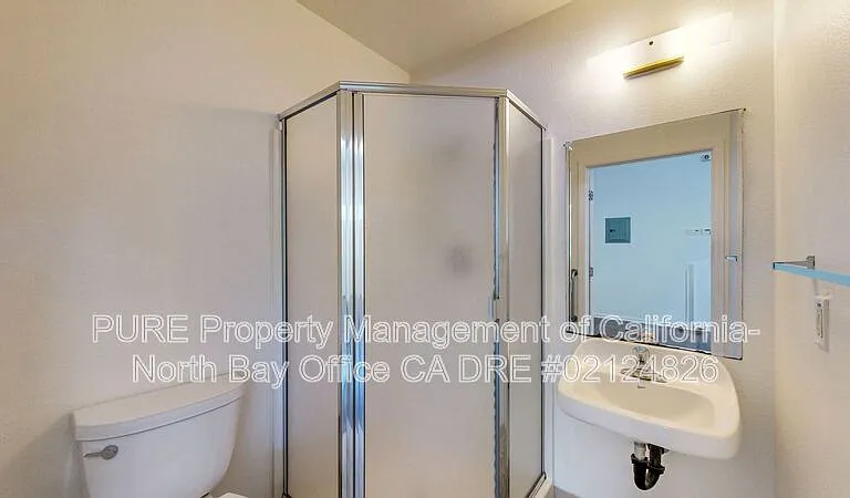 154 Railroad Ave #B — Photo 28