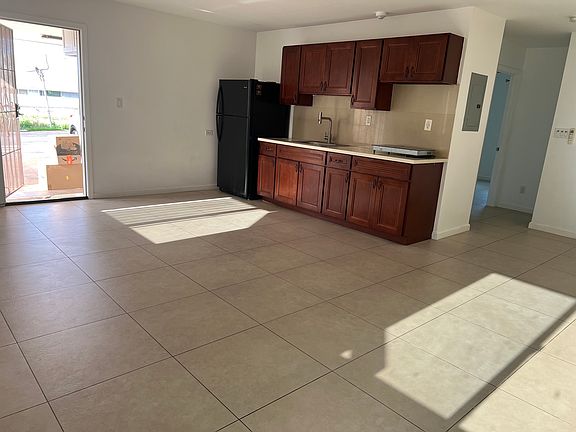 5th image of 98-132 Kaulike Dr #101